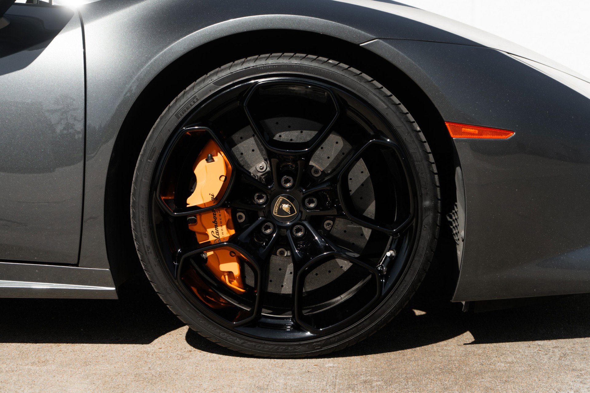 Used 2015 Lamborghini Huracan LP 610-4 AWD/4WD image 34