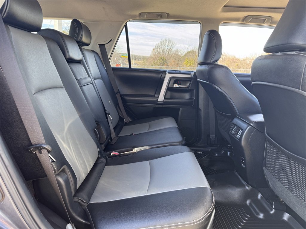 Used 2018 Toyota 4Runner SR5 Premium image 27