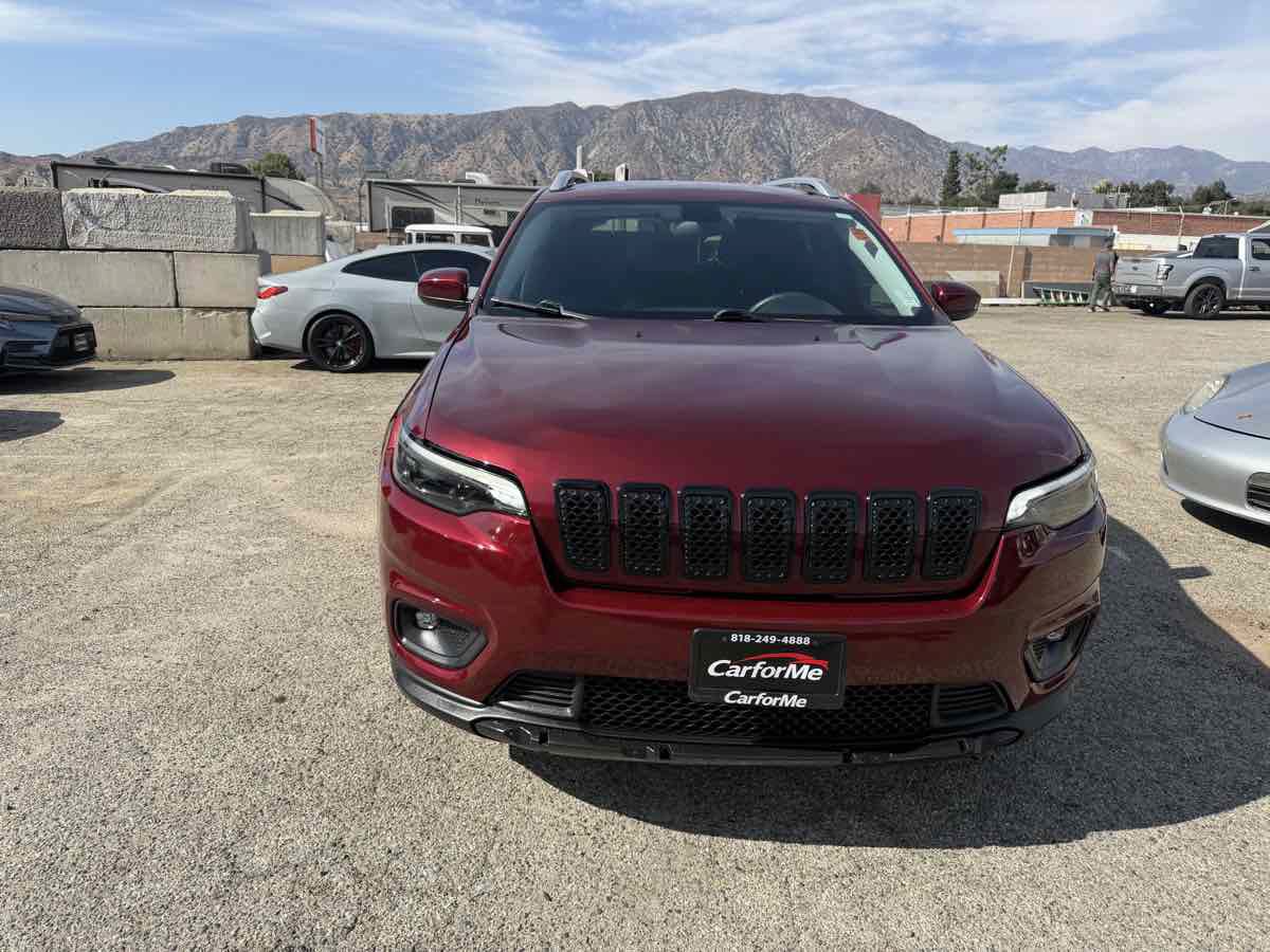 Used 2019 Jeep Cherokee Latitude w/ Popular Appearance Group FWD image 2