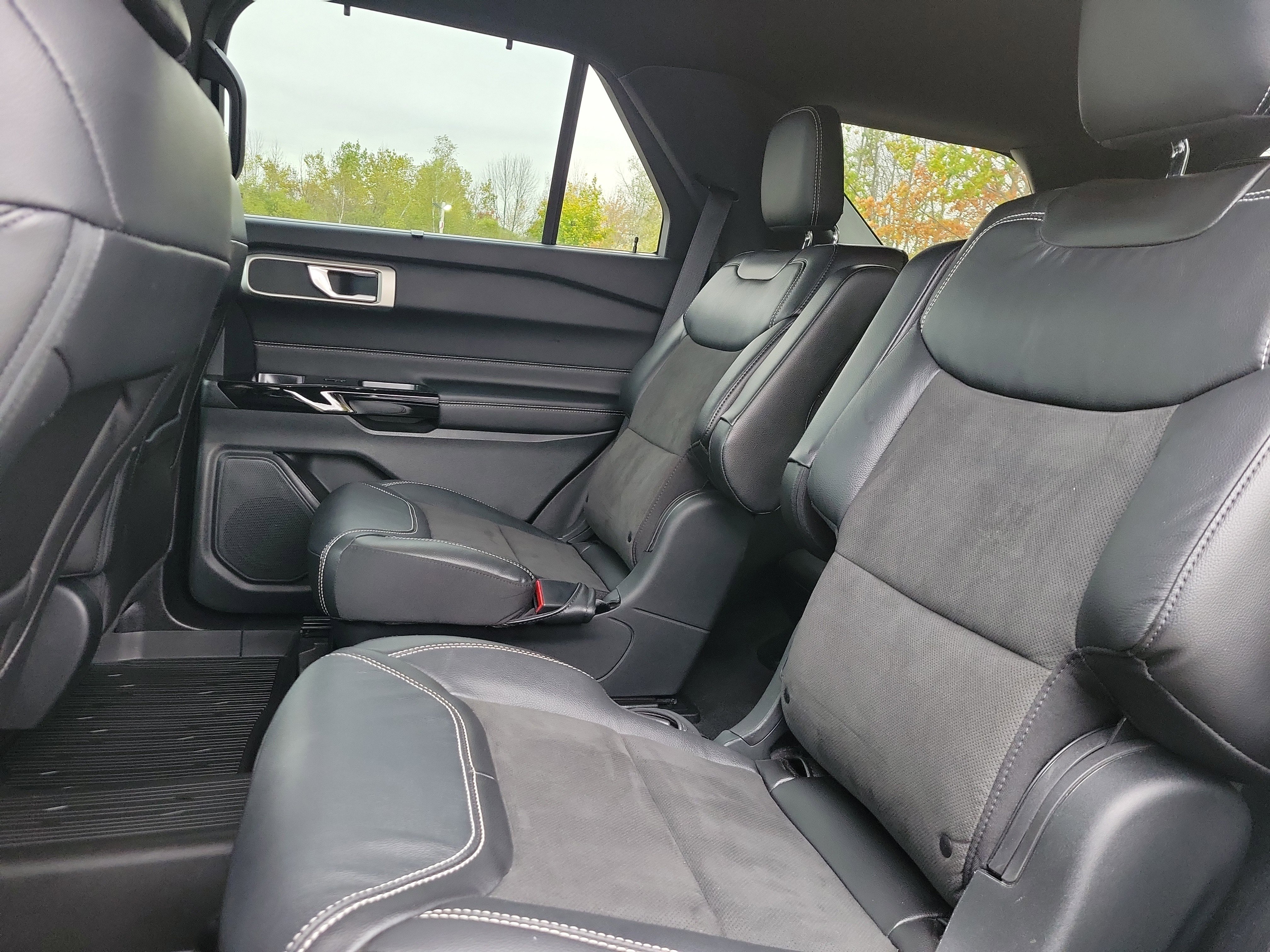 Used 2022 Ford Explorer ST image 16