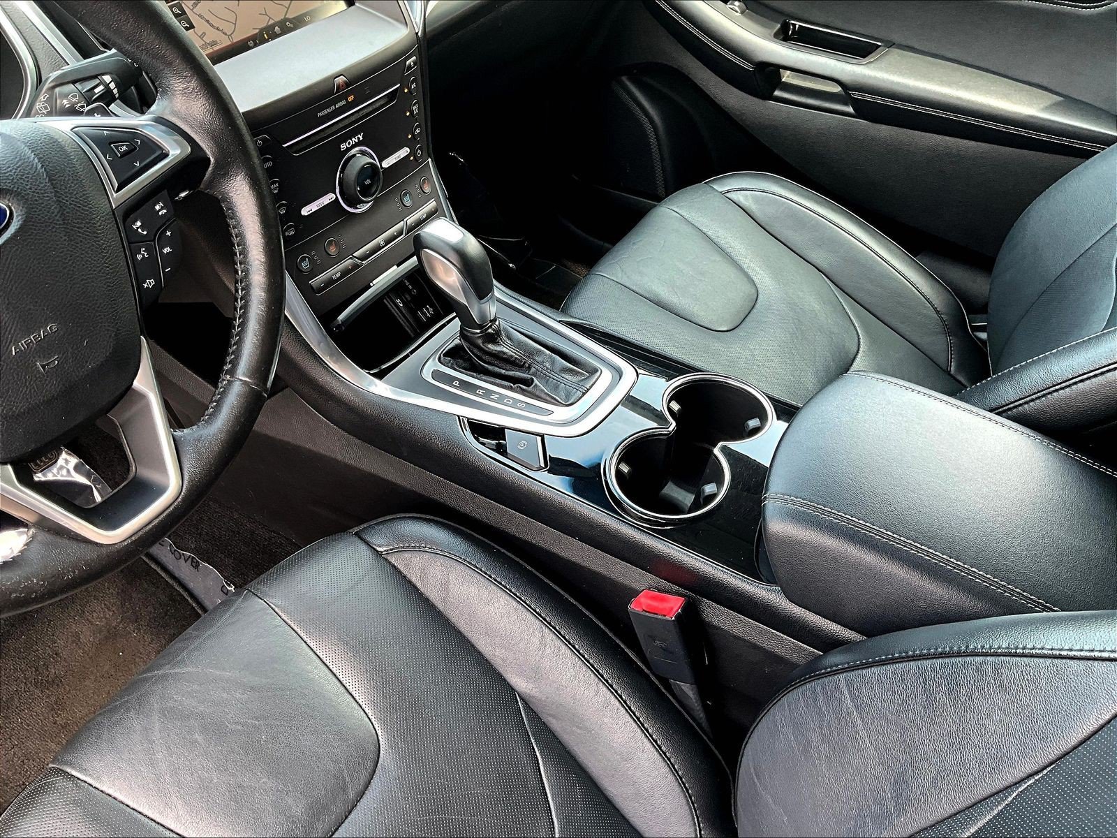 Used 2015 Ford Edge Titanium w/ Equipment Group 301A AWD/4WD image 18