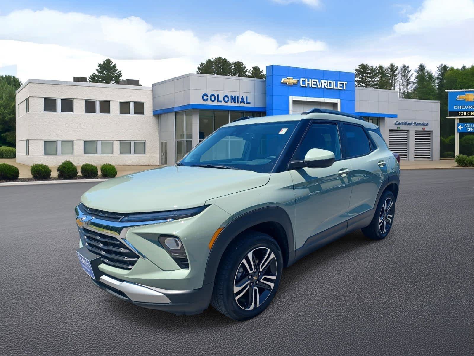 Used 2025 Chevrolet TrailBlazer LT w/ Convenience Package AWD/4WD image 1