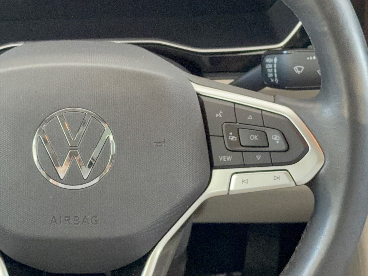 Used 2024 Volkswagen Jetta SE w/ Panoramic Sunroof Package FWD image 19