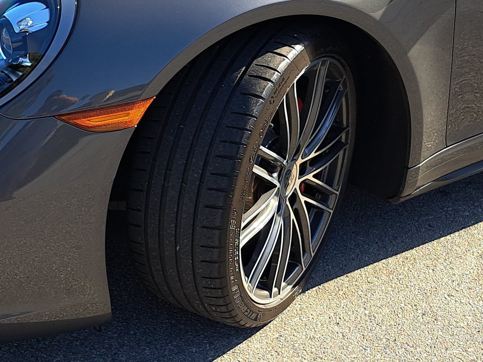 Used 2019 Porsche 911 Carrera 4S AWD/4WD image 34