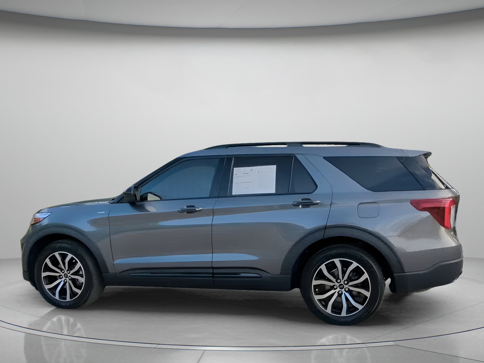 Certified 2023 Ford Explorer ST-Line w/ Class IV Trailer Tow Package RWD image 17