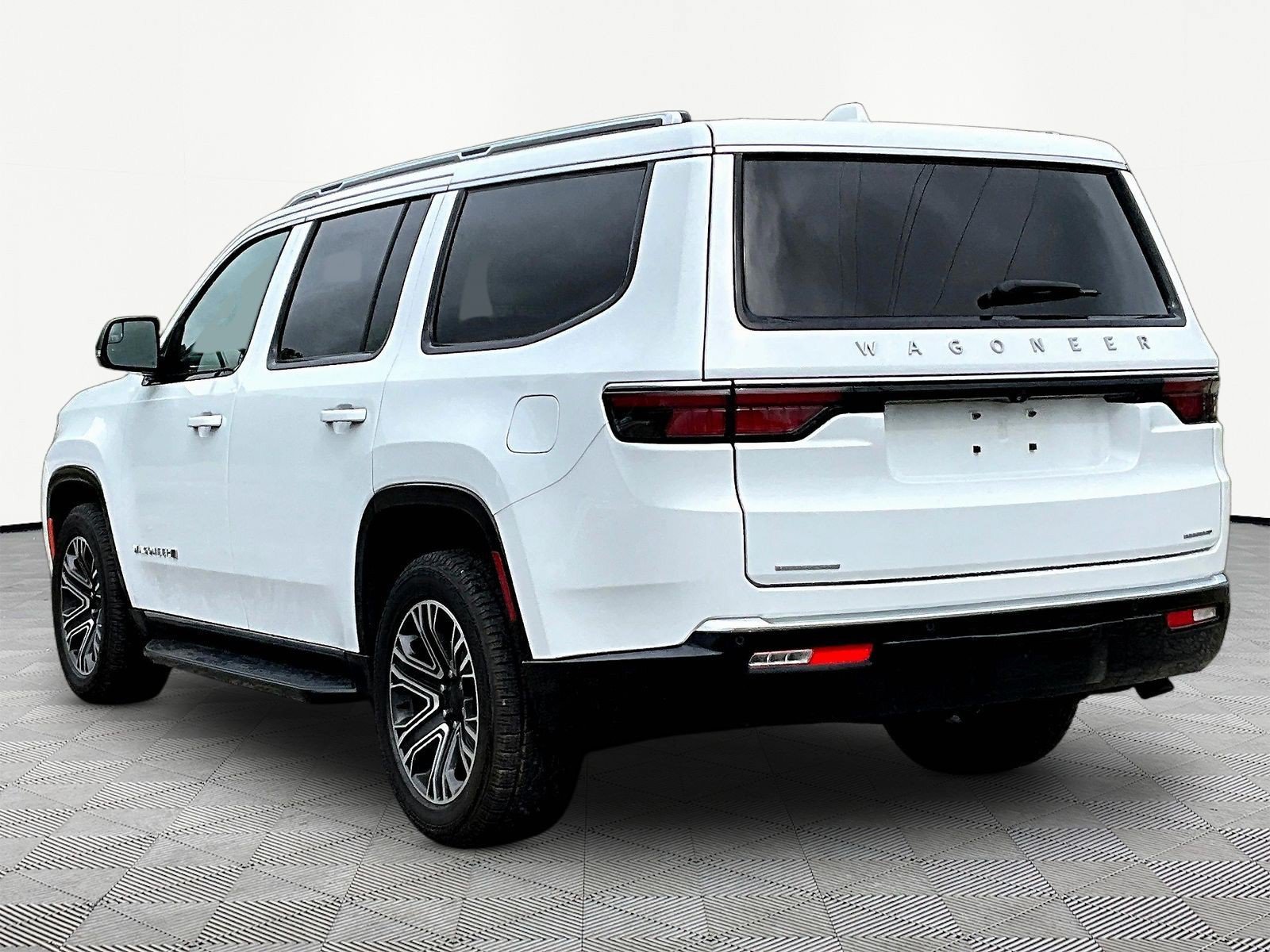 Used 2023 Jeep Wagoneer Series II w/ Flexible Seating Group AWD/4WD image 4