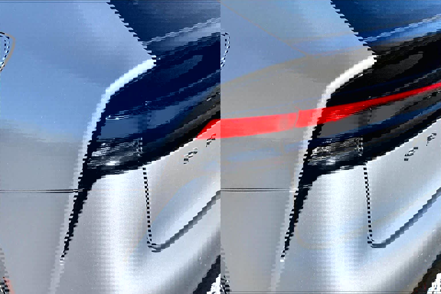 Used 2023 Toyota Prius XLE image 28