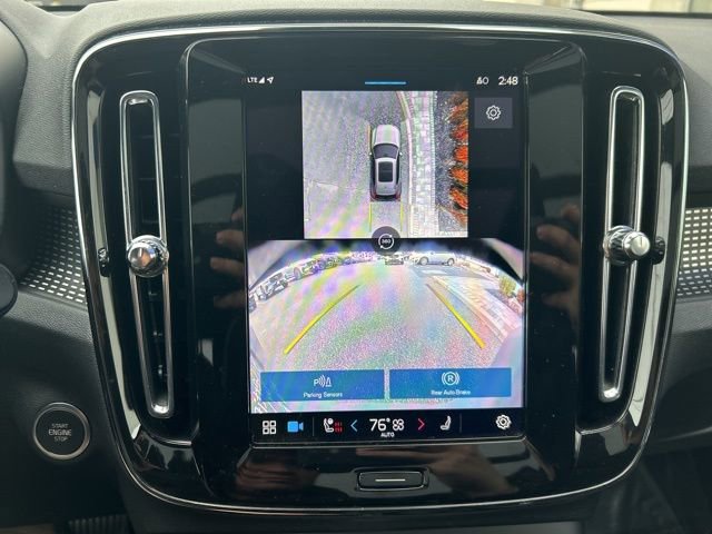 Used 2025 Volvo XC40 B5 Plus image 23