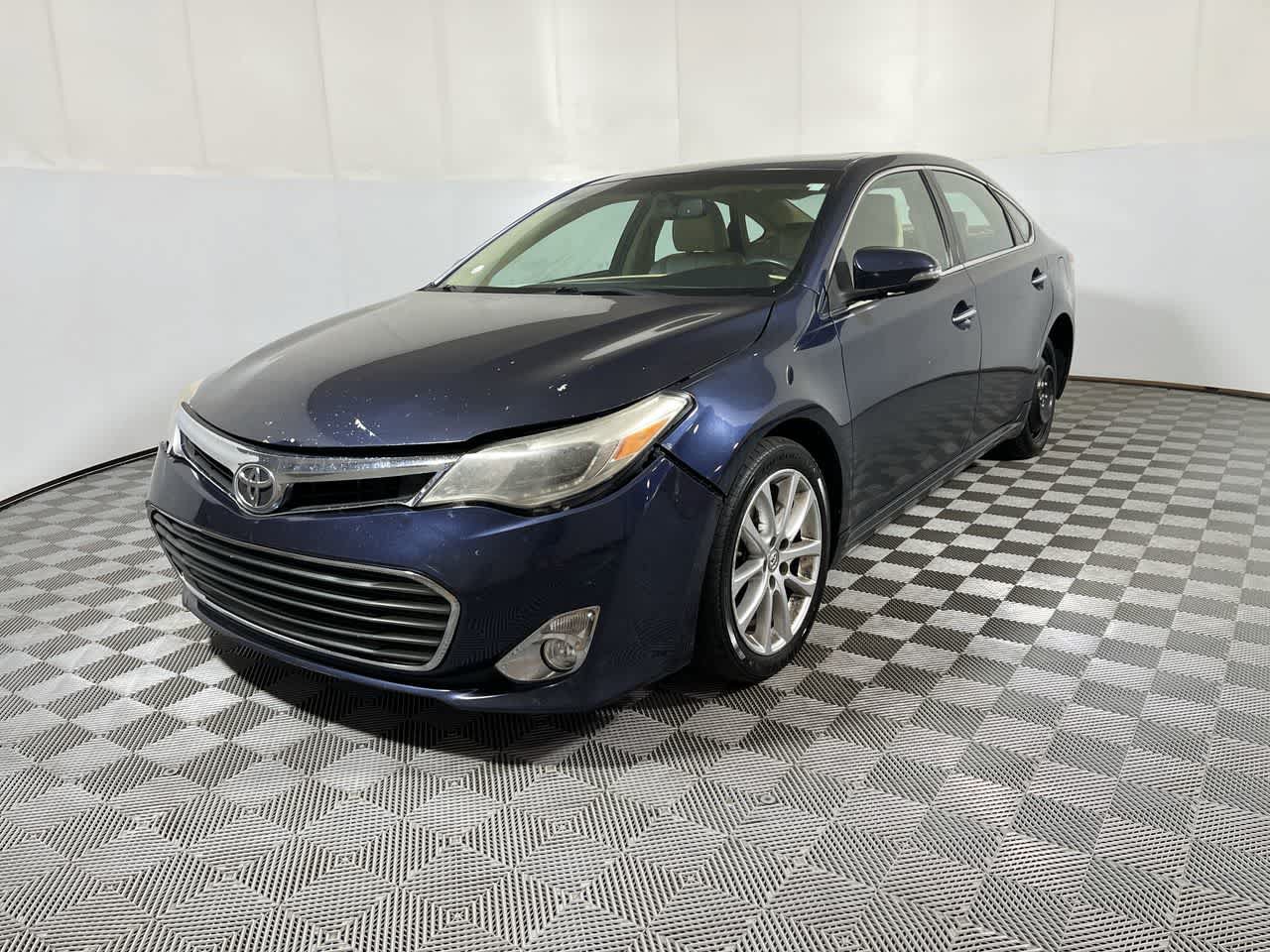 Used 2015 Toyota Avalon Limited FWD image 4