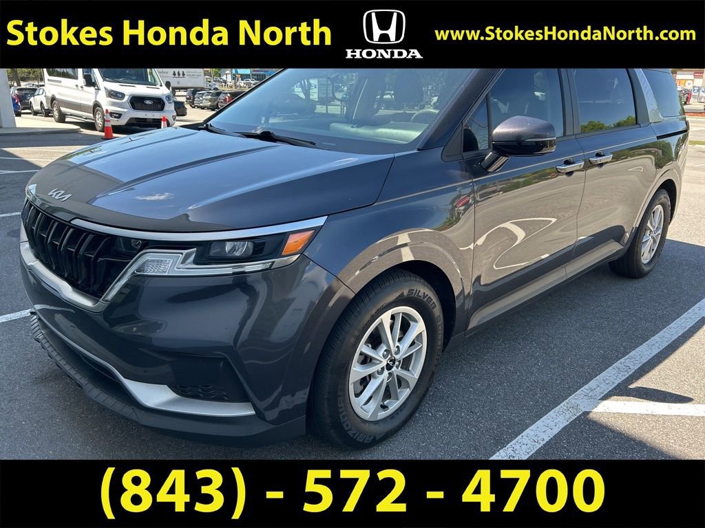 Used 2023 Kia Carnival LX image 16