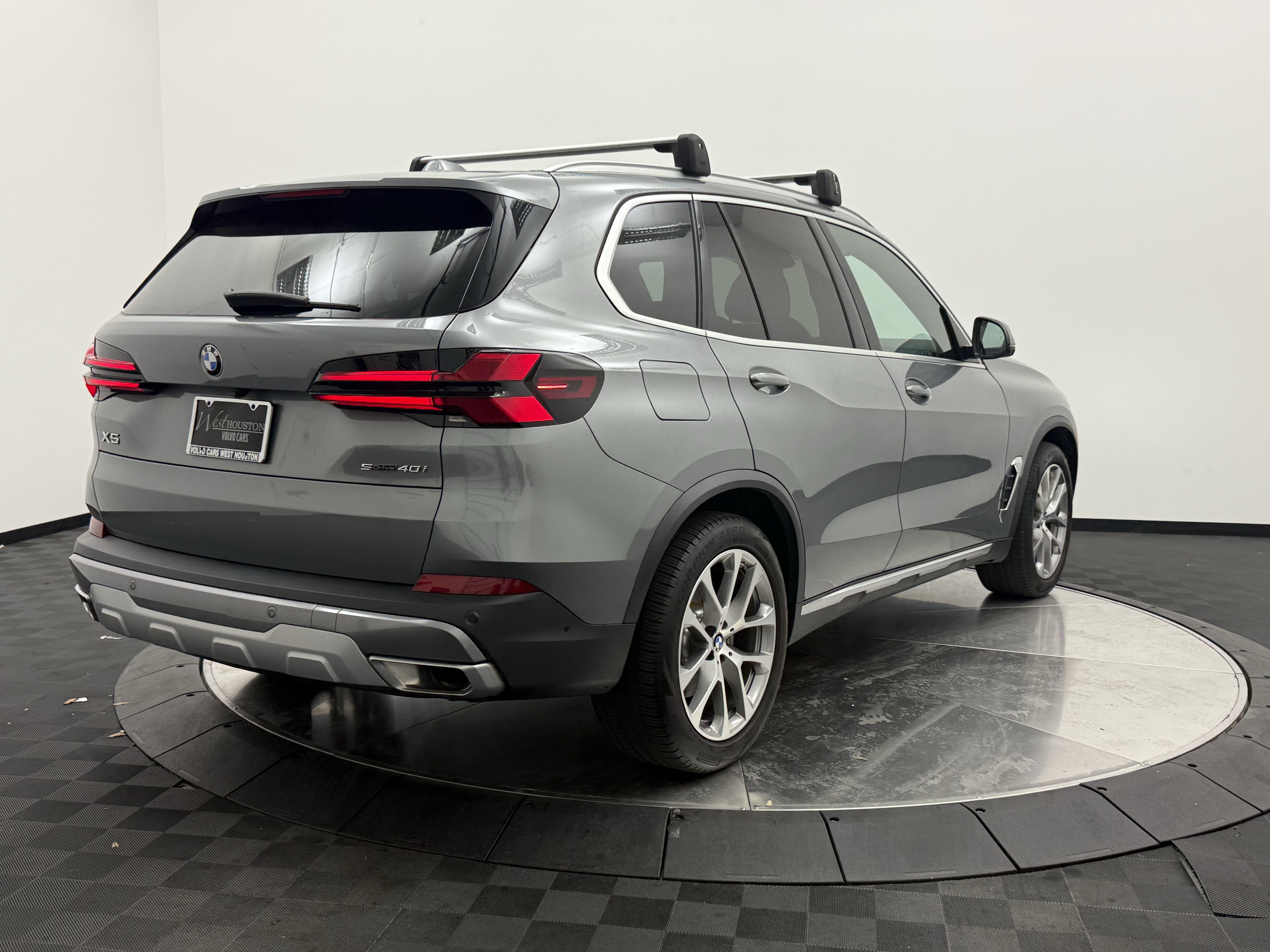 Used 2024 BMW X5 sDrive40i w/ Parking Assistance Package RWD image 7