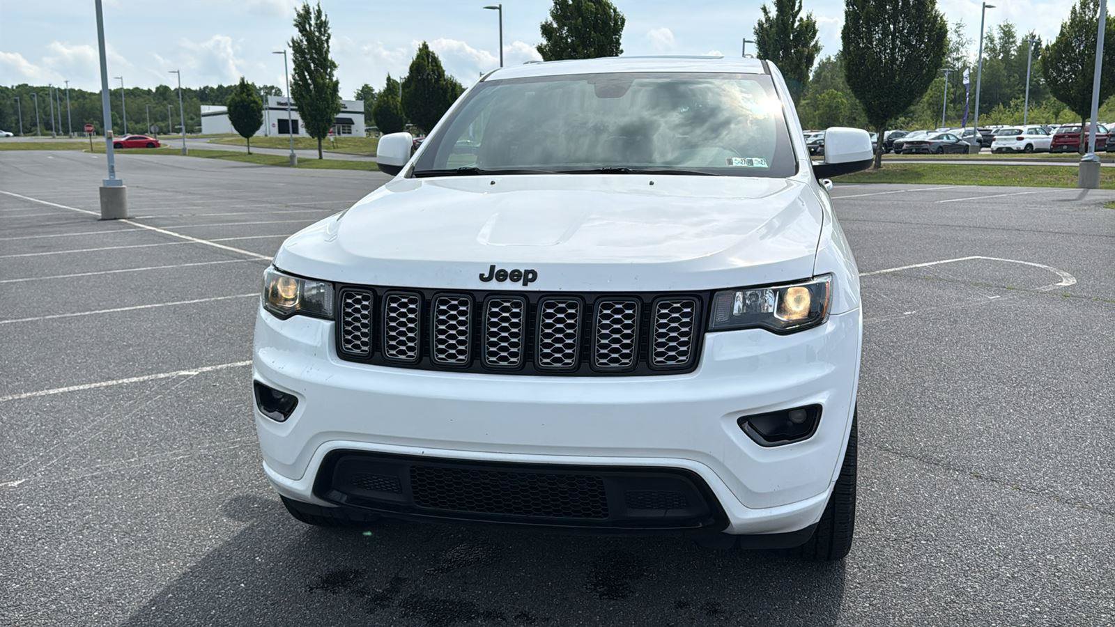 Used 2021 Jeep Grand Cherokee Laredo X AWD/4WD image 15