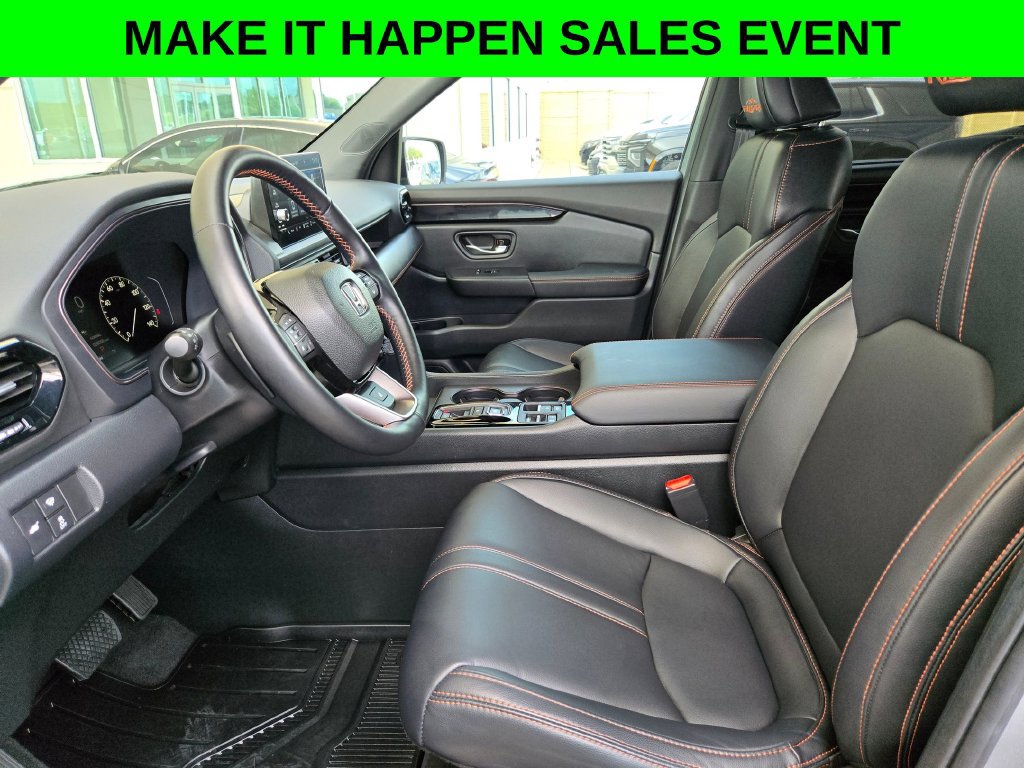 Used 2025 Honda Pilot TrailSport image 9