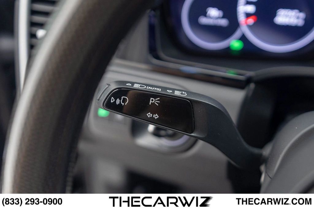 Used 2023 Porsche Cayenne Turbo AWD/4WD image 48
