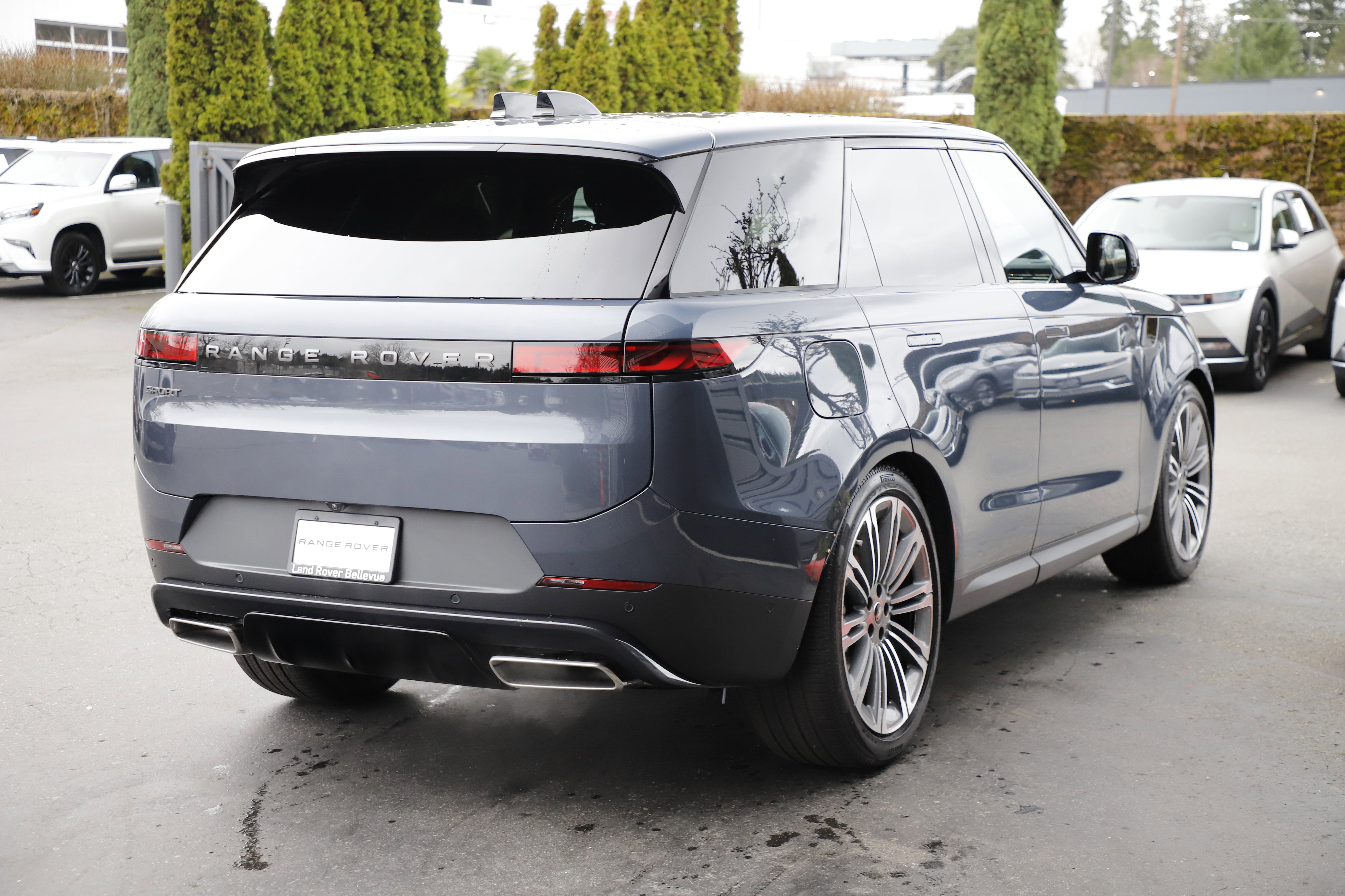 New 2025 Land Rover Range Rover Sport SE AWD/4WD image 6
