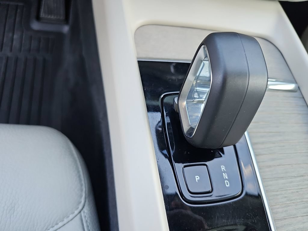 Used 2023 Volvo XC60 B5 Plus w/ Climate Package AWD/4WD image 19