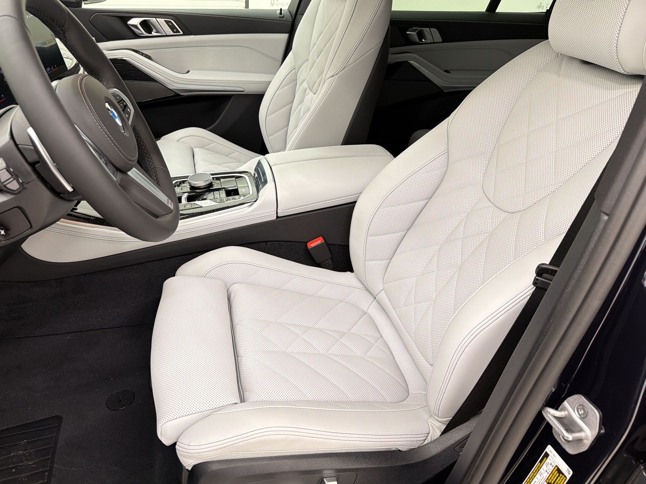 New 2026 BMW X5 xDrive40i w/ M Sport Package AWD/4WD image 5
