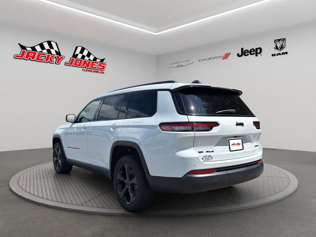 Used 2023 Jeep Grand Cherokee L Limited w/ Black Appearance Package AWD/4WD image 7