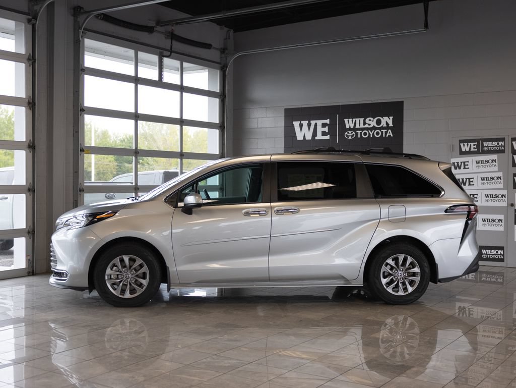 Certified 2024 Toyota Sienna XLE w/ XLE Plus Package FWD image 1