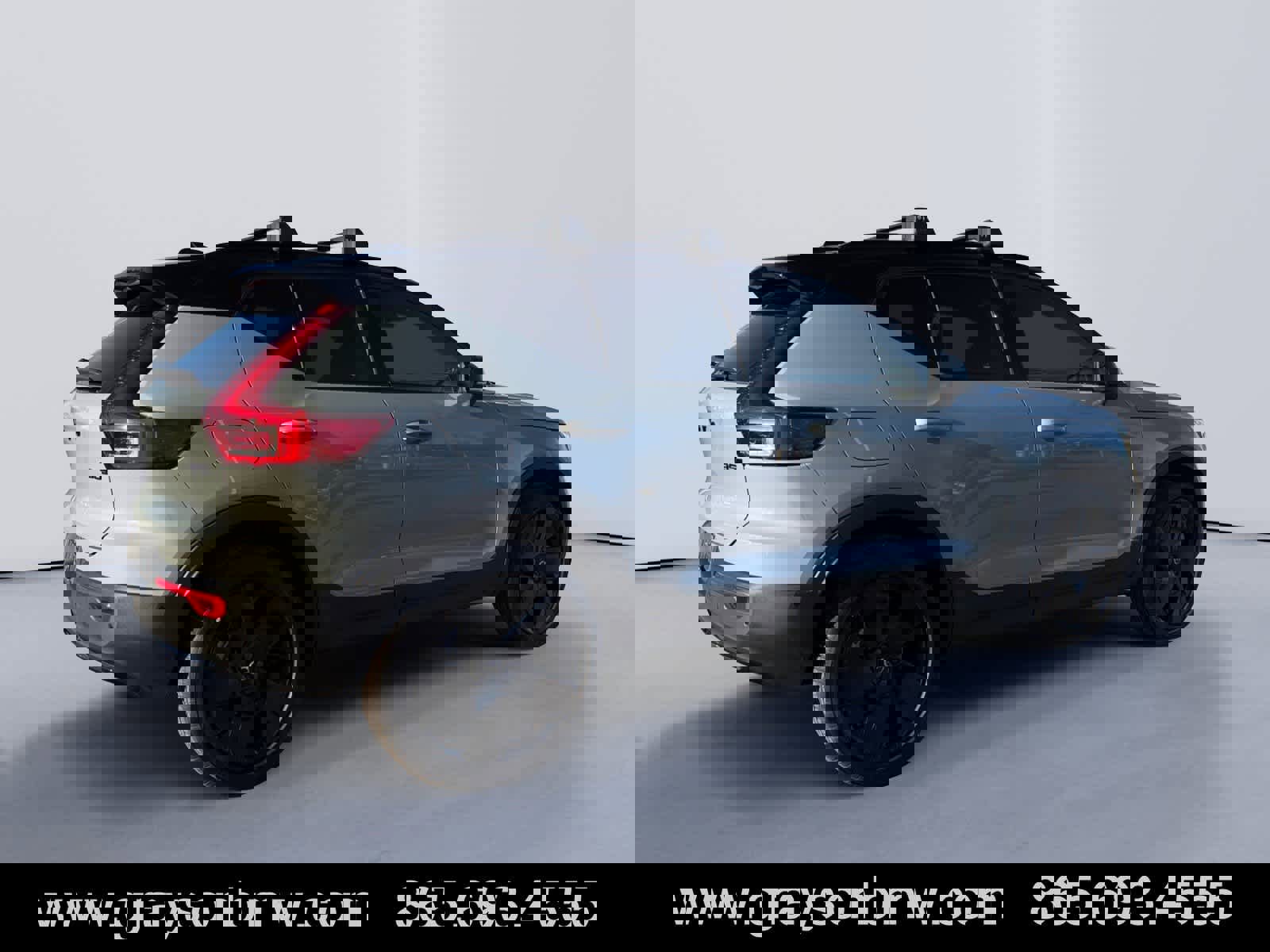 Used 2026 Volvo XC40 B5 Ultra w/ Protection Package Premier image 3