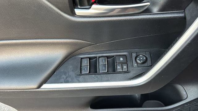 Used 2022 Toyota RAV4 XLE image 13