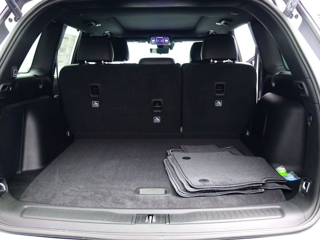 New 2025 Jeep Grand Cherokee Limited 4xe w/ Luxury Tech Group II image 18