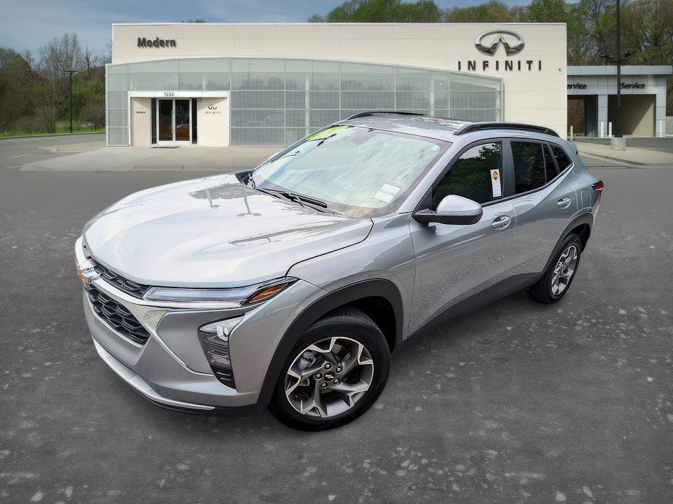 Used 2025 Chevrolet Trax LT FWD video 1
