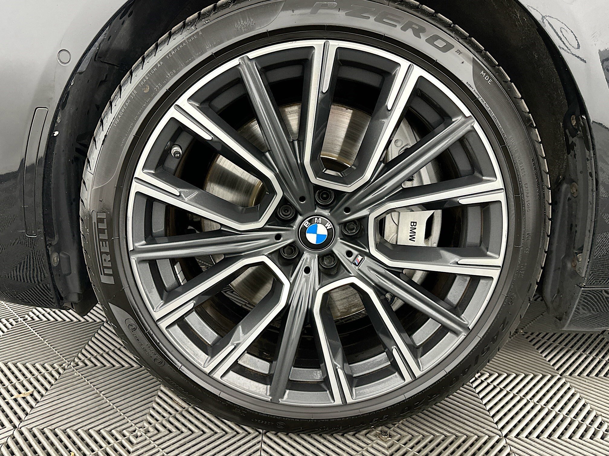 Used 2020 BMW 750i xDrive w/ M Sport Package AWD/4WD image 34