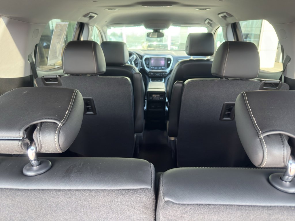 Used 2021 GMC Acadia SLT w/ Technology Package image 9