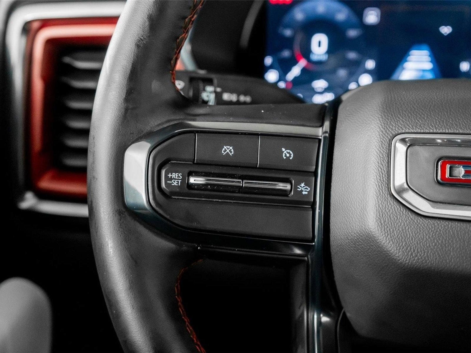 Used 2025 GMC Canyon AT4 w/ AT4X Package image 42