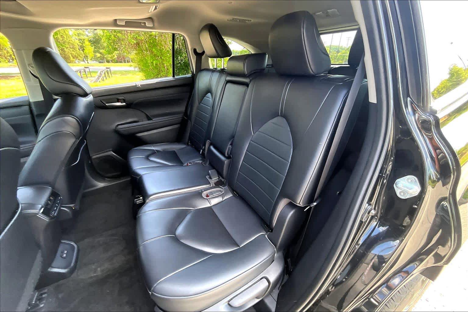 Used 2023 Toyota Highlander XLE AWD/4WD image 20