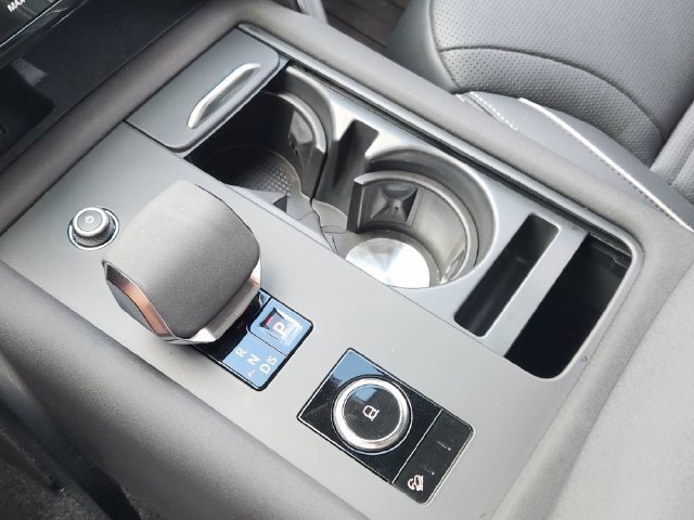 Used 2024 Land Rover Discovery Dynamic SE AWD/4WD image 20