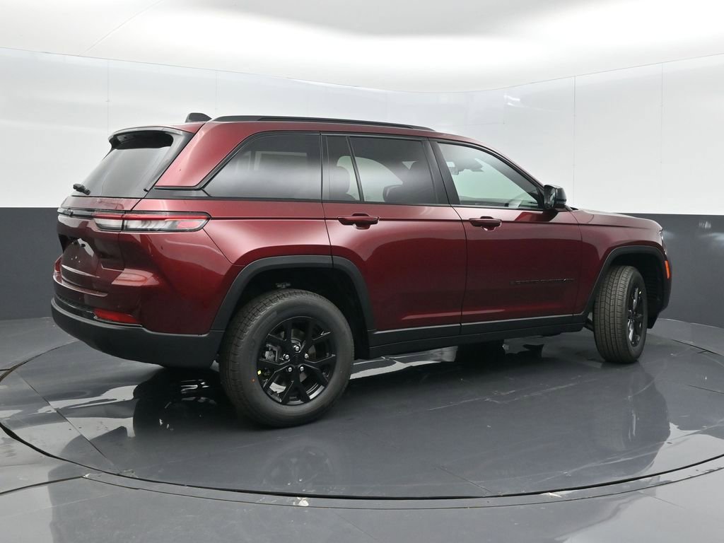New 2025 Jeep Grand Cherokee Altitude image 7