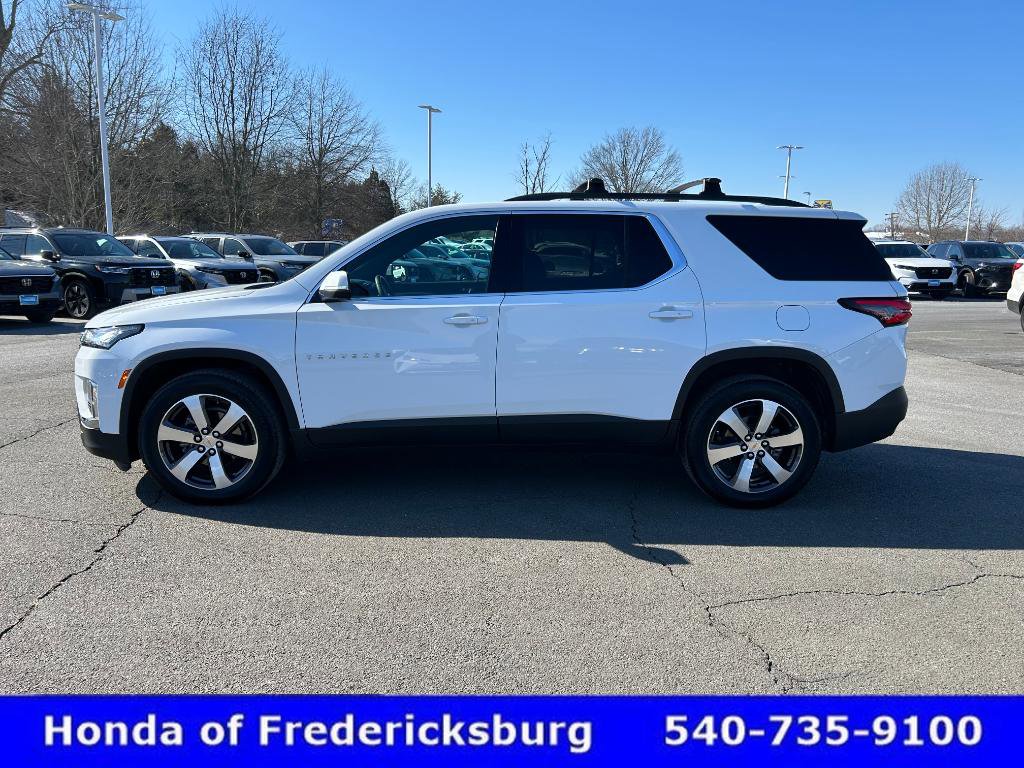Used 2023 Chevrolet Traverse LT w/ LT Premium Package image 3