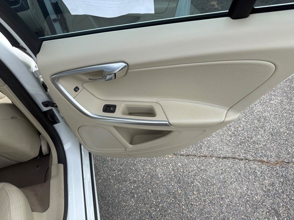 Used 2013 Volvo S60 T5 FWD image 28