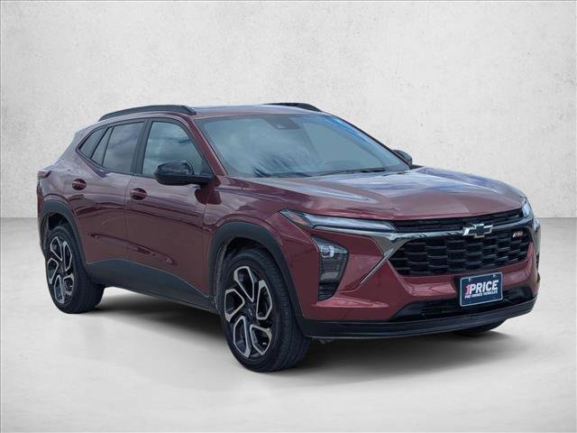 Used 2025 Chevrolet Trax RS w/ Sunroof Package FWD image 3