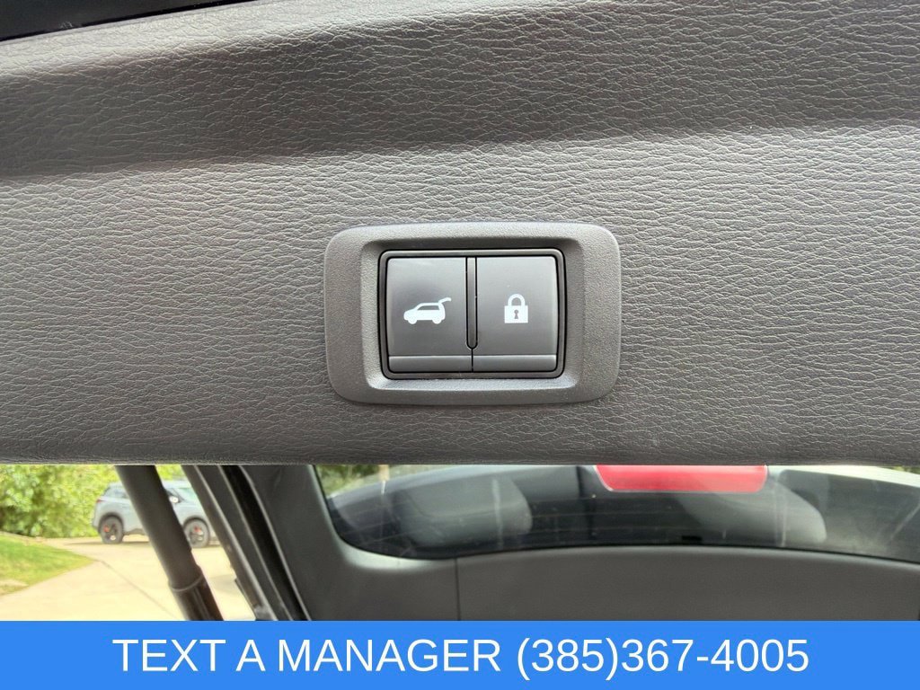 Used 2025 Mitsubishi Outlander SEL AWD/4WD image 12