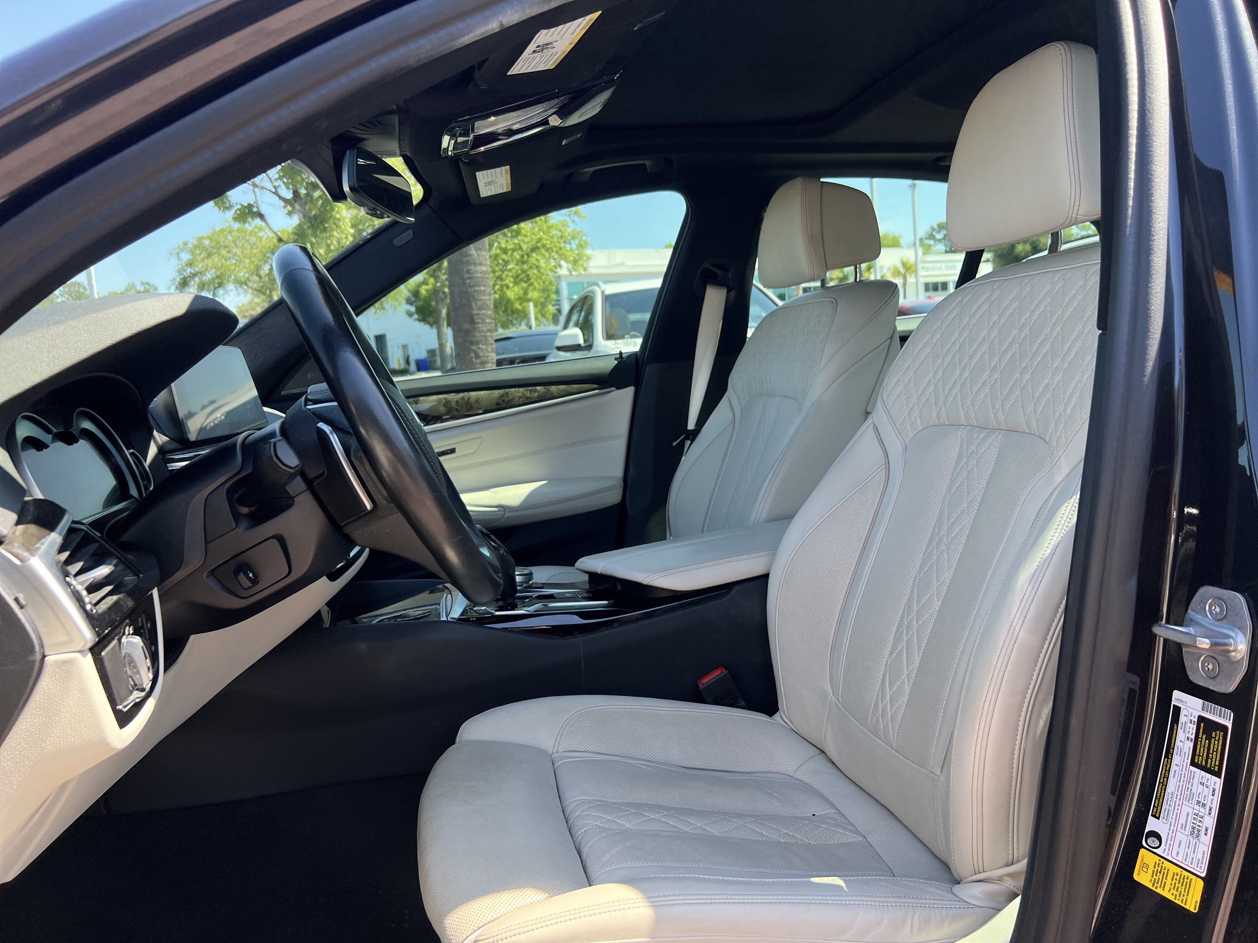 Used 2019 BMW 540i w/ Luxury Seating Package RWD image 16