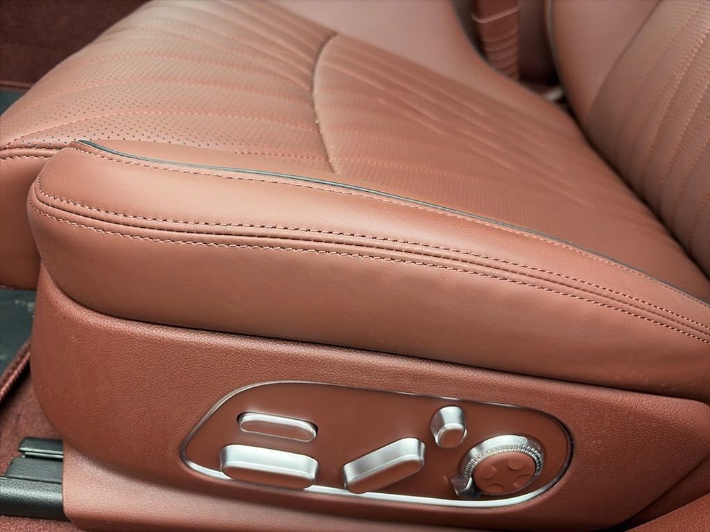 Used 2025 Genesis G90 3.5T image 16