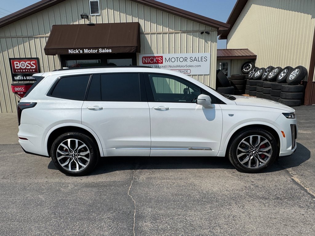 Used 2023 Cadillac XT6 Sport image 2
