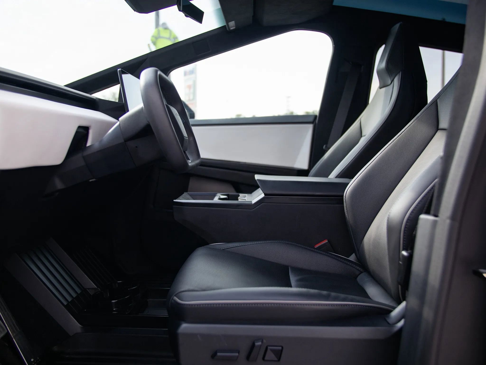 Used 2024 Tesla Cybertruck Cyberbeast image 18