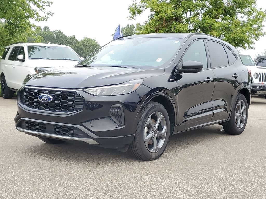 Certified 2024 Ford Escape ST-Line w/ Tech Pack #1 AWD/4WD image 2
