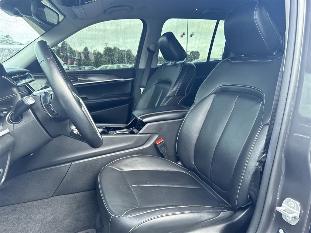 Used 2022 Jeep Grand Cherokee Limited image 17