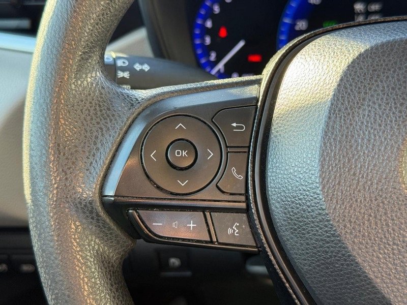 Used 2021 Toyota Corolla LE image 20