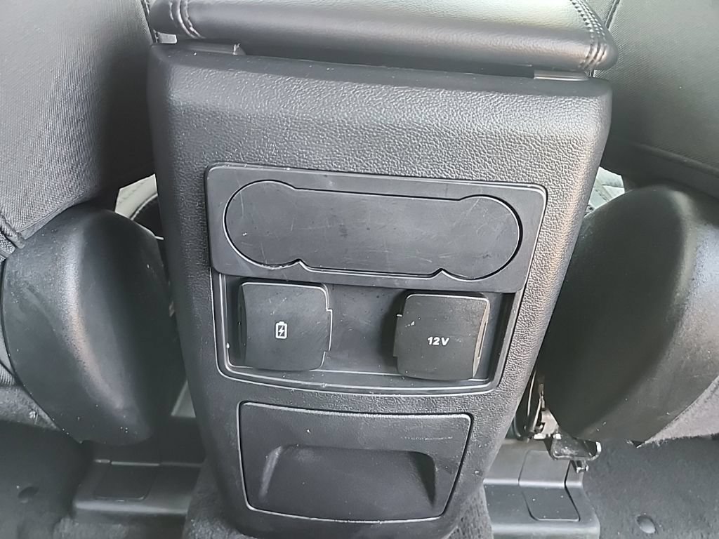 Used 2024 Ford Explorer XLT AWD/4WD image 36