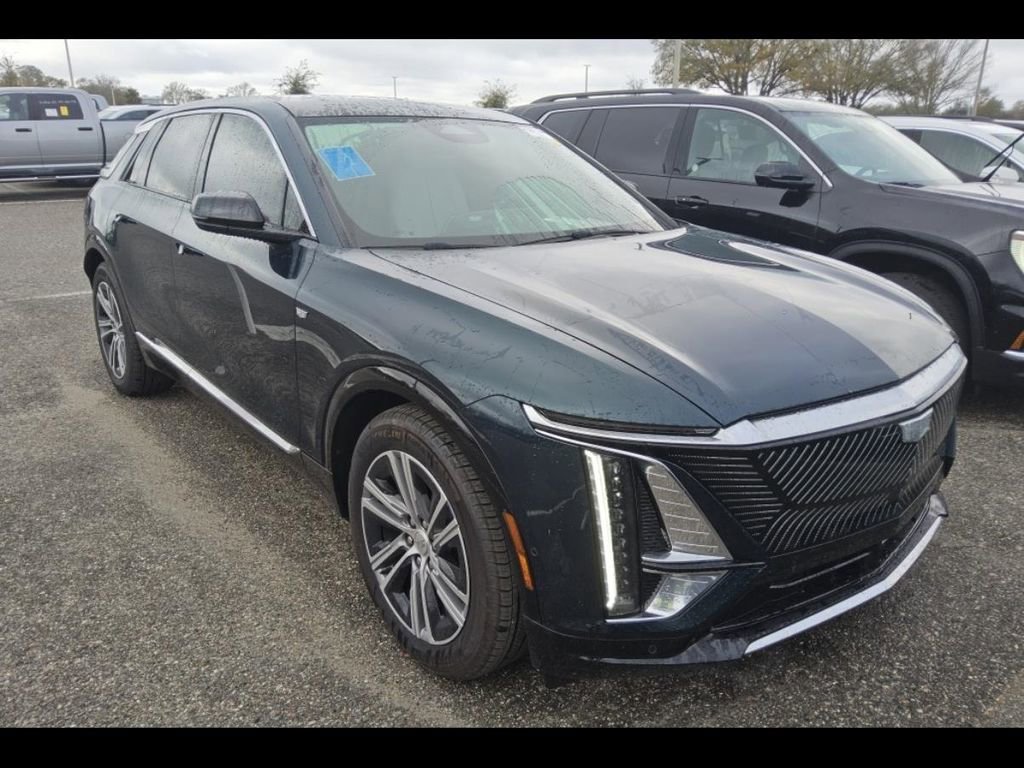 Used 2025 Cadillac Lyriq Luxury image 6
