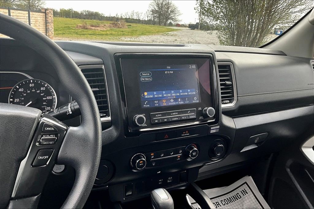 Used 2022 Nissan Frontier SV image 4