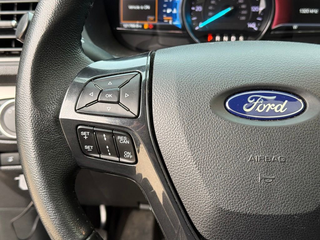 Used 2018 Ford Explorer XLT w/ Equipment Group 202A AWD/4WD image 15