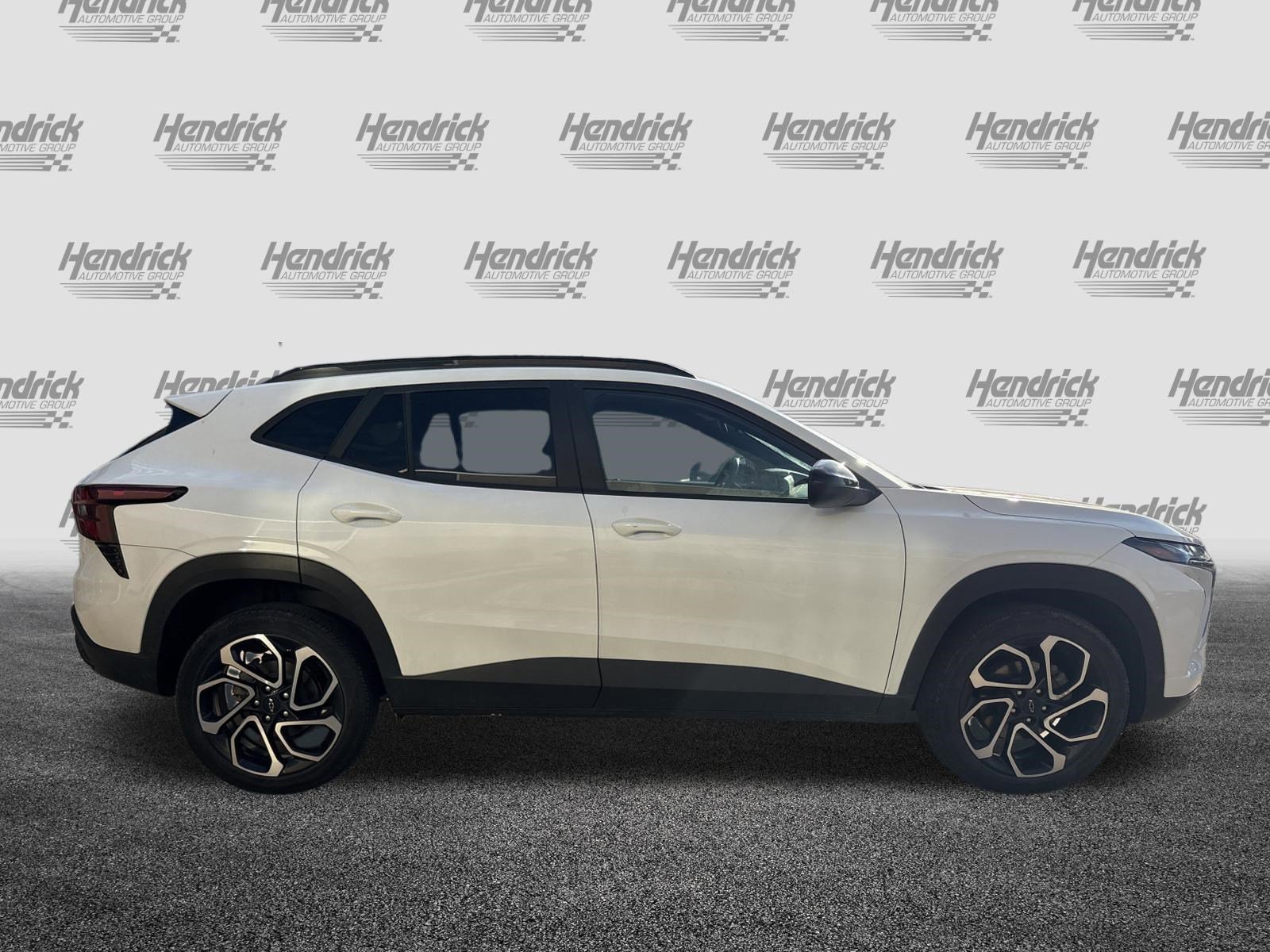 Used 2025 Chevrolet Trax RS w/ Driver Confidence Package image 3