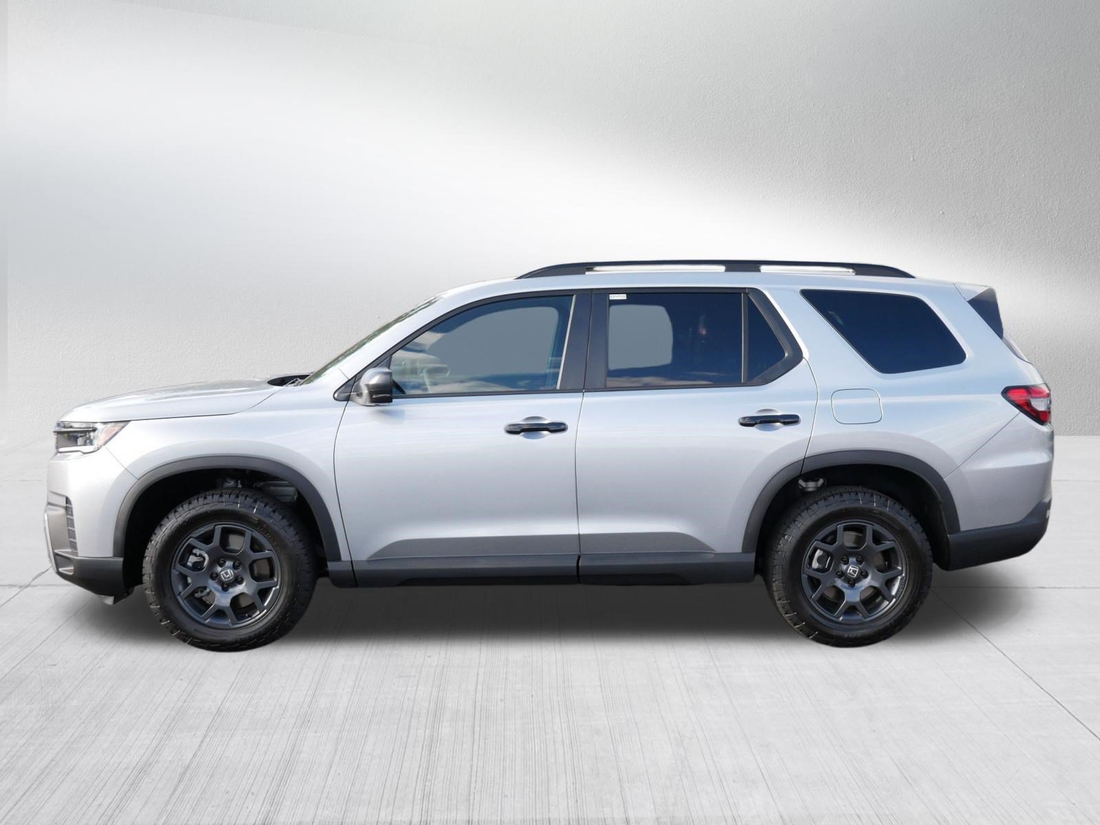 Certified 2026 Honda Pilot TrailSport image 4